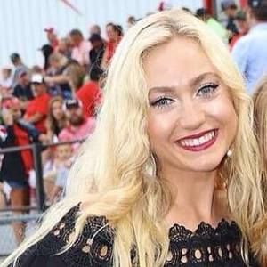 Meet your Posher, Halee